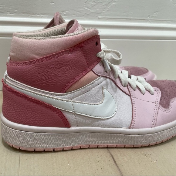 Nike Air Jordan 1 Mid 'Digital Pink' Sneakers Athletic Gym Shoe Women's 8 - Picture 2 of 14